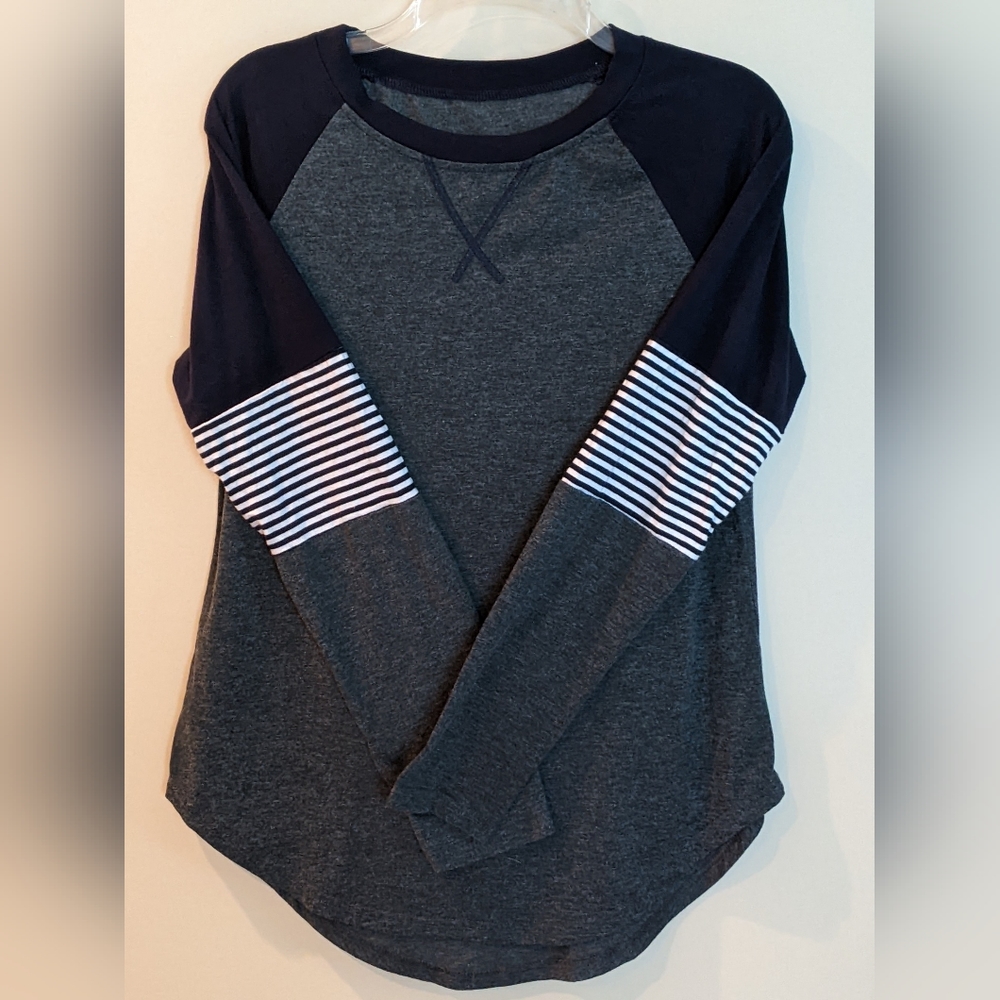 NWOT Girls Baseball/Softball T-shirt, Long sleeve, Neutral Colorblock, long hem
